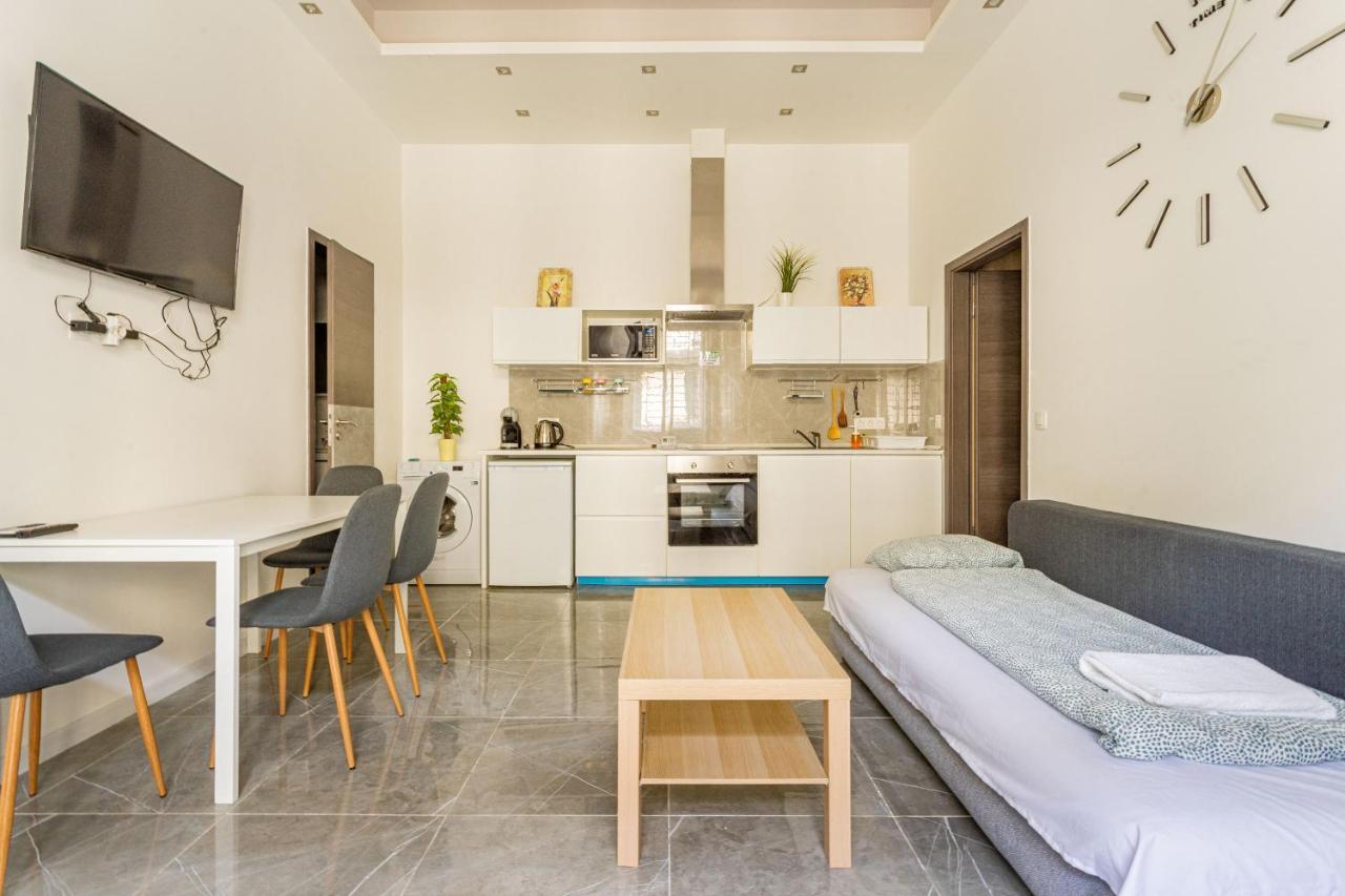 Modernized Condo At Kiraly 51 ブダペスト エクステリア 写真