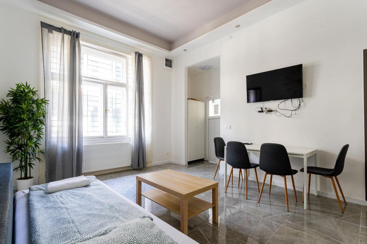 Modernized Condo At Kiraly 51 ブダペスト エクステリア 写真