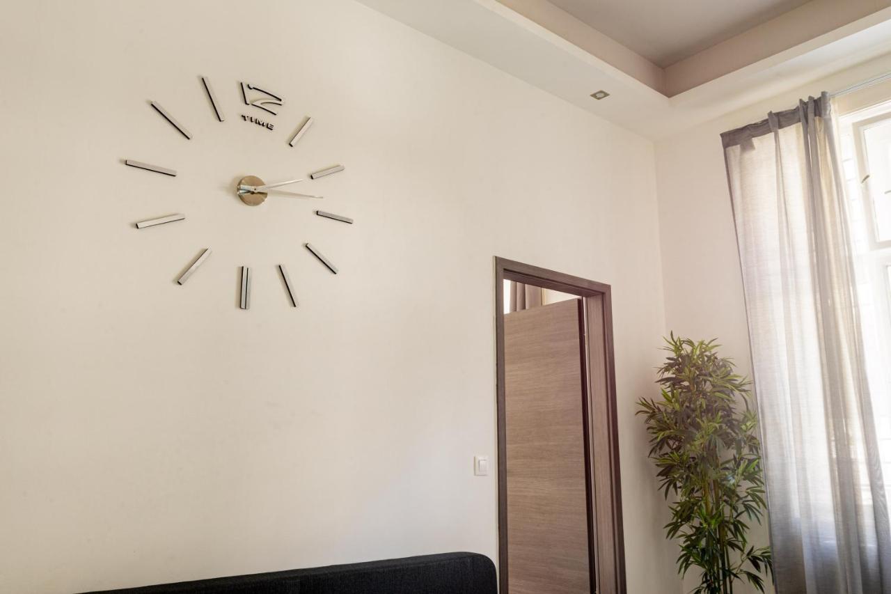 Modernized Condo At Kiraly 51 ブダペスト エクステリア 写真
